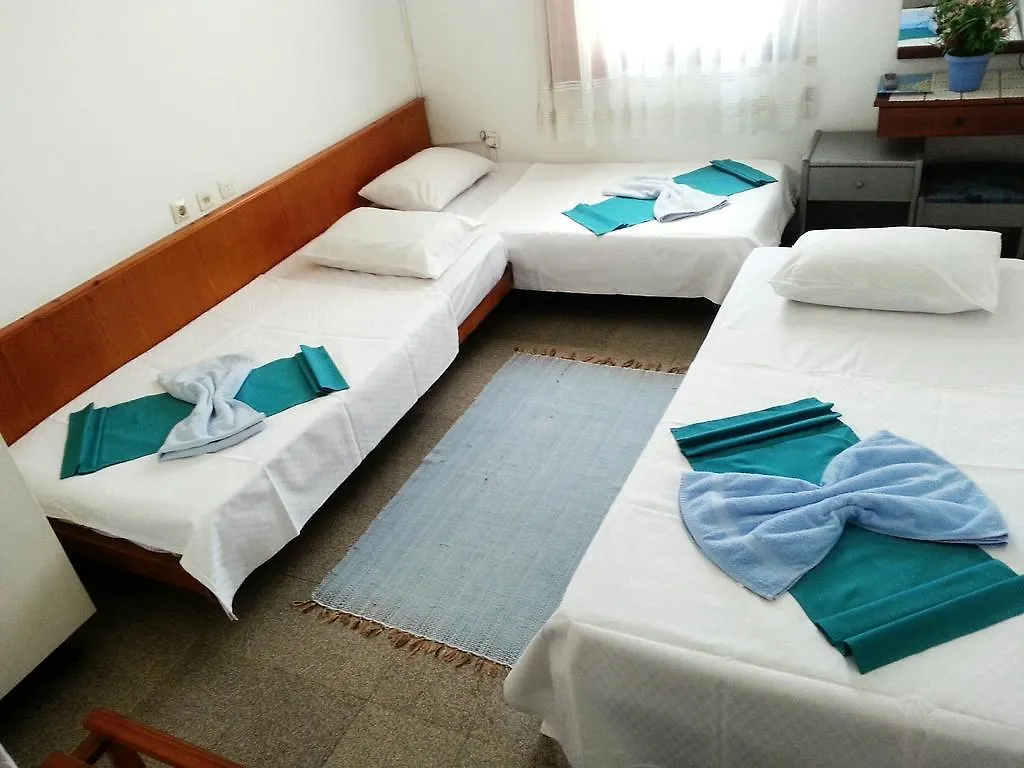 Çeşme Parmis Rooms 0*,