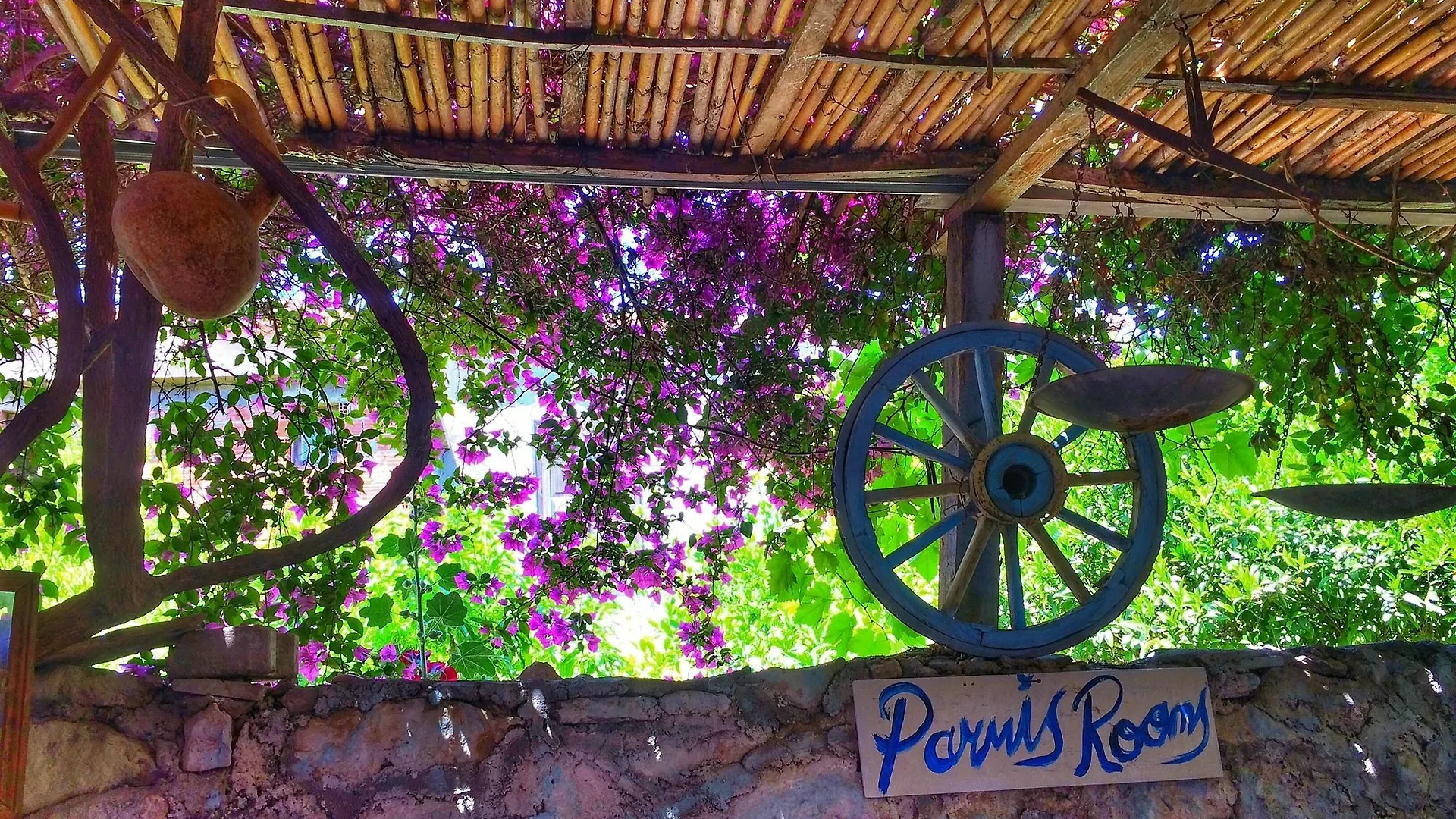 Çeşme Parmis Rooms בית אירוח